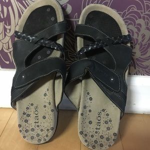 Taos size 8 women's sandal